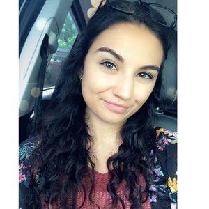Meet your Posher, Alisha